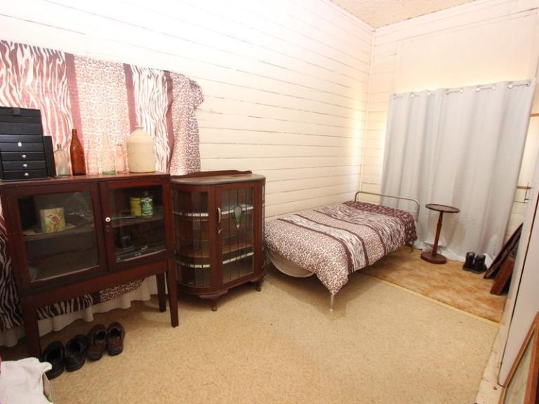 16 Stawell Street, Beckom NSW 2665 - photo 11