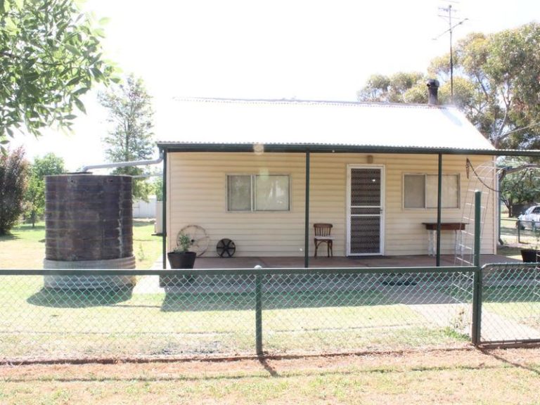 16 Stawell Street, Beckom NSW 2665 - photo 14
