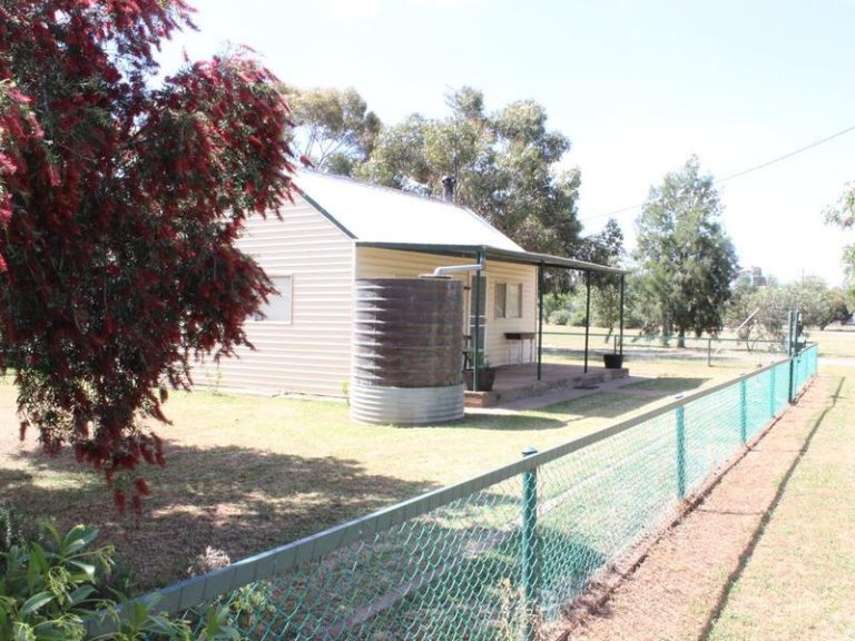 16 Stawell Street, Beckom NSW 2665 - photo 16