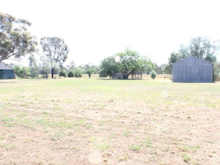 16 Stawell Street, Beckom NSW 2665 - photo 17