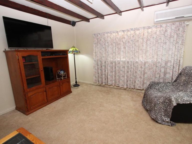 16 Stawell Street, Beckom NSW 2665 - photo 8