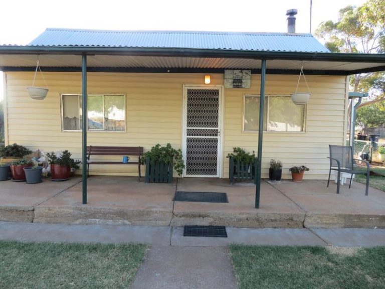 16 Stawell Street, Beckom NSW 2665 - McGrath Riverina