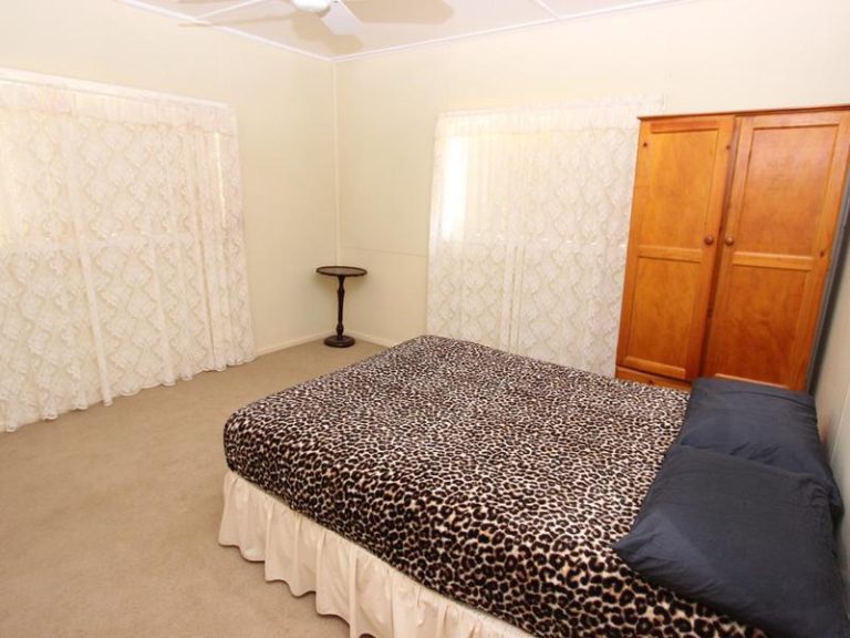 16 Stawell Street, Beckom NSW 2665 - photo 10