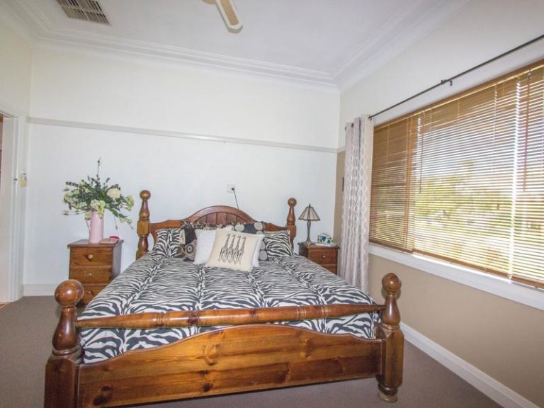 39 King Street, Narrandera NSW 2700 - photo 12