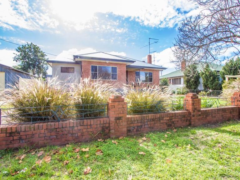 39 King Street, Narrandera NSW 2700 - photo 3
