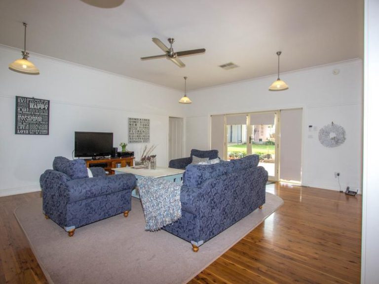 39 King Street, Narrandera NSW 2700 - photo 7