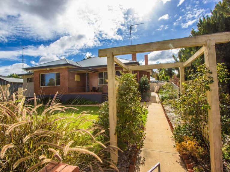 39 King Street, Narrandera
