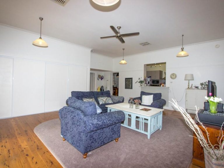 39 King Street, Narrandera NSW 2700 - photo 9