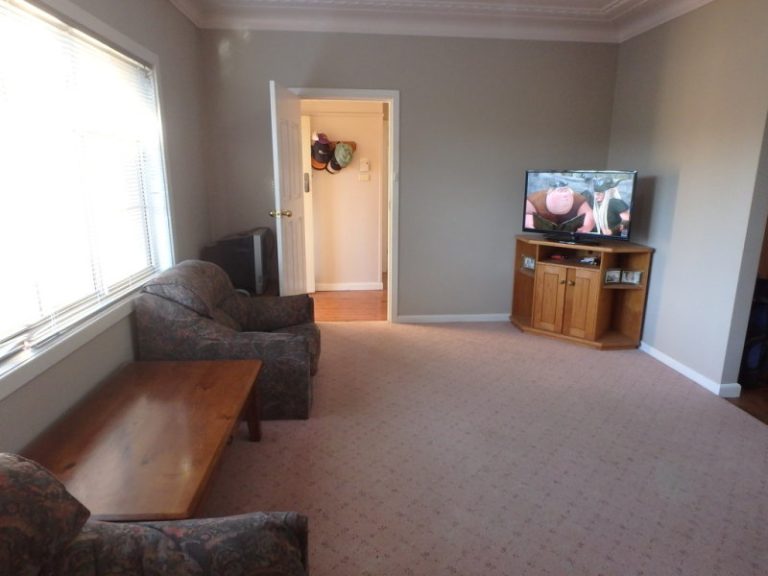 110 Kitchener Road, Temora NSW 2666 - photo 2