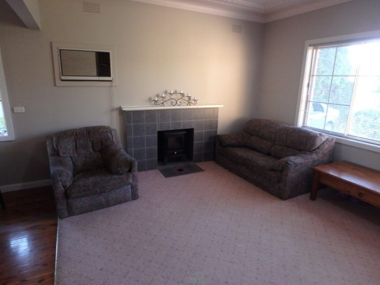 110 Kitchener Road, Temora NSW 2666 - photo 6