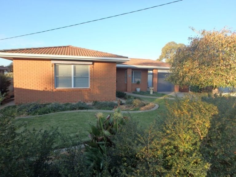 17 Bellevue Street, Temora NSW 2666 - photo 22