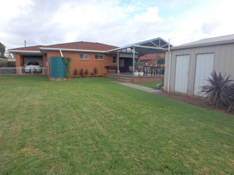 17 Bellevue Street, Temora NSW 2666 - photo 25
