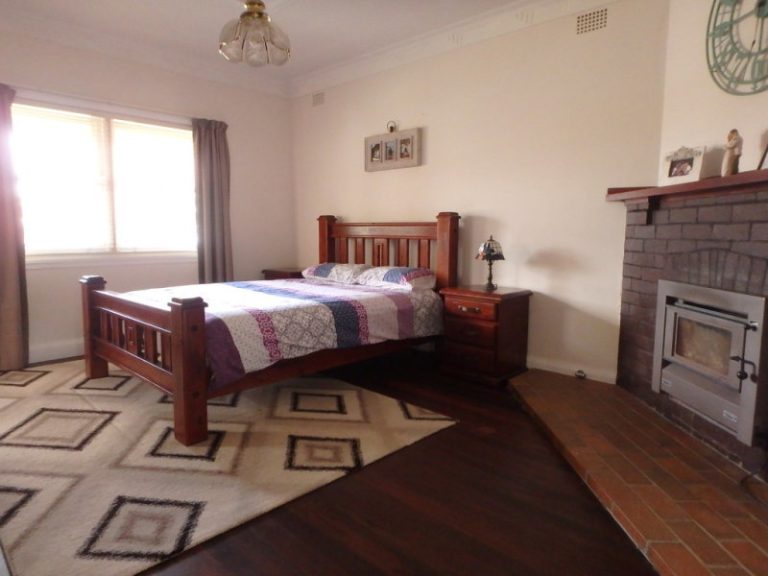 117 Polaris Street, Temora NSW 2666 - photo 2