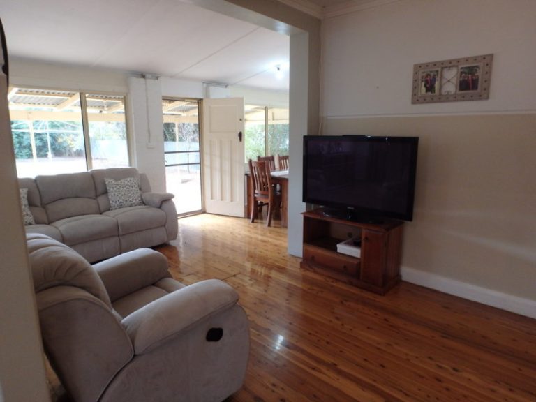 117 Polaris Street, Temora NSW 2666 - photo 15