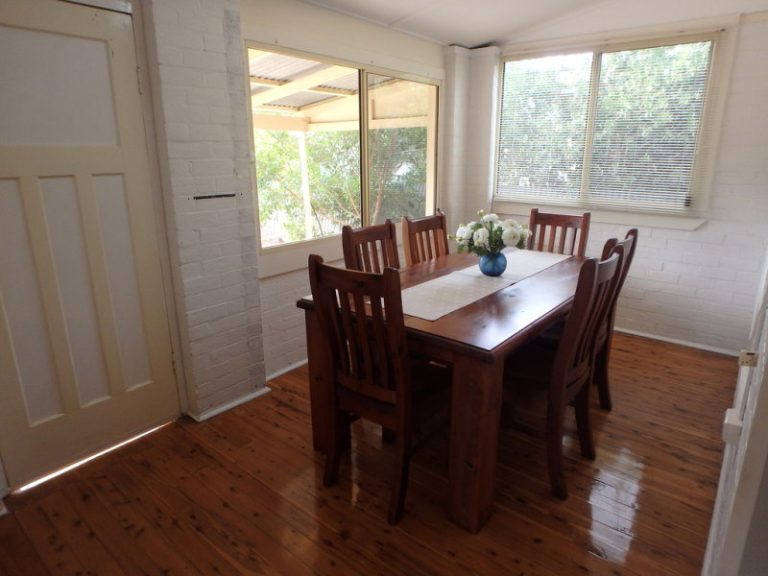 117 Polaris Street, Temora NSW 2666 - photo 17