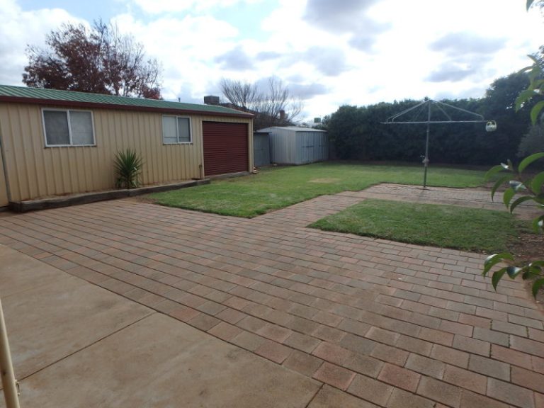 117 Polaris Street, Temora NSW 2666 - photo 18