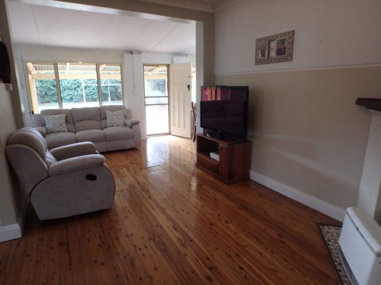 117 Polaris Street, Temora NSW 2666 - photo 10