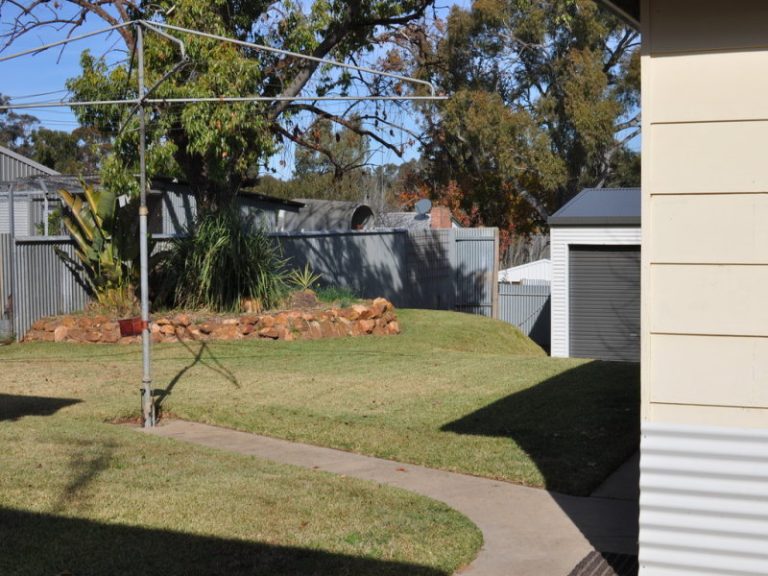 76 Larmer Street, Narrandera NSW 2700 - photo 17