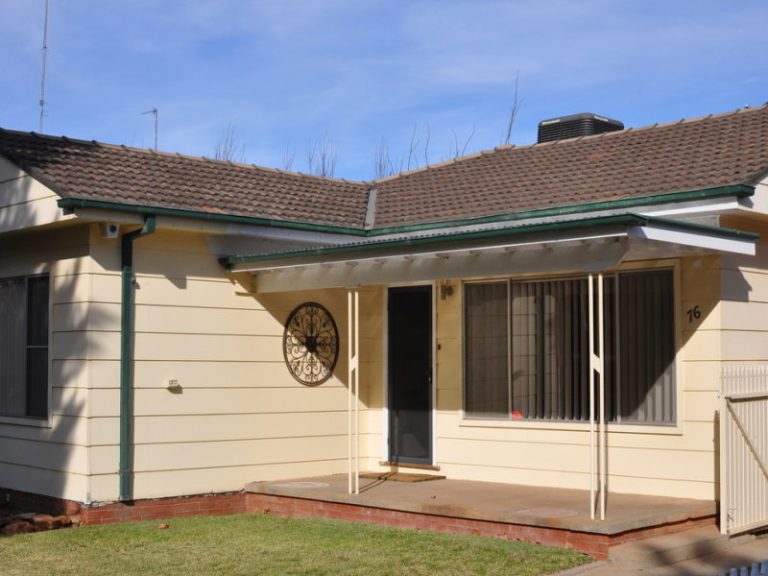 76 Larmer Street, Narrandera NSW 2700 - photo 4
