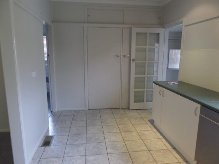 76 Larmer Street, Narrandera NSW 2700 - photo 7