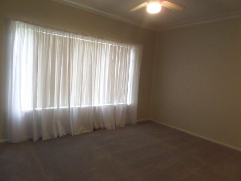 76 Larmer Street, Narrandera NSW 2700 - photo 10
