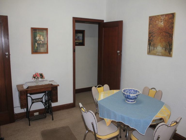 101 Gloucester Street, Temora NSW 2666 - photo 15