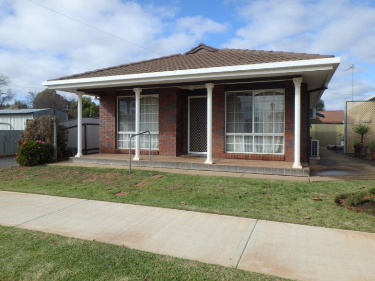 1/101 Crowley Street, Temora NSW 2666 - photo 15