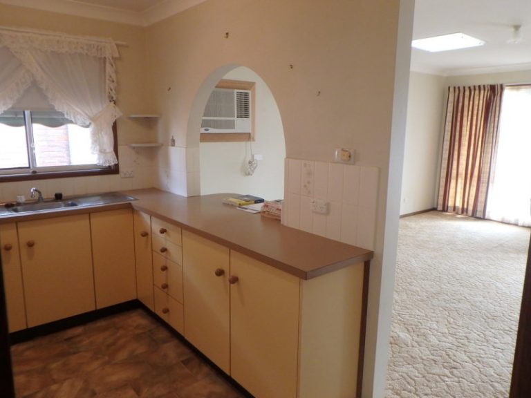 1/101 Crowley Street, Temora NSW 2666 - photo 10