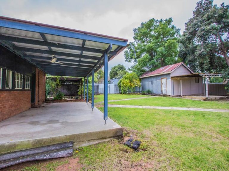 29 Roberts Street, Narrandera NSW 2700 - photo 16