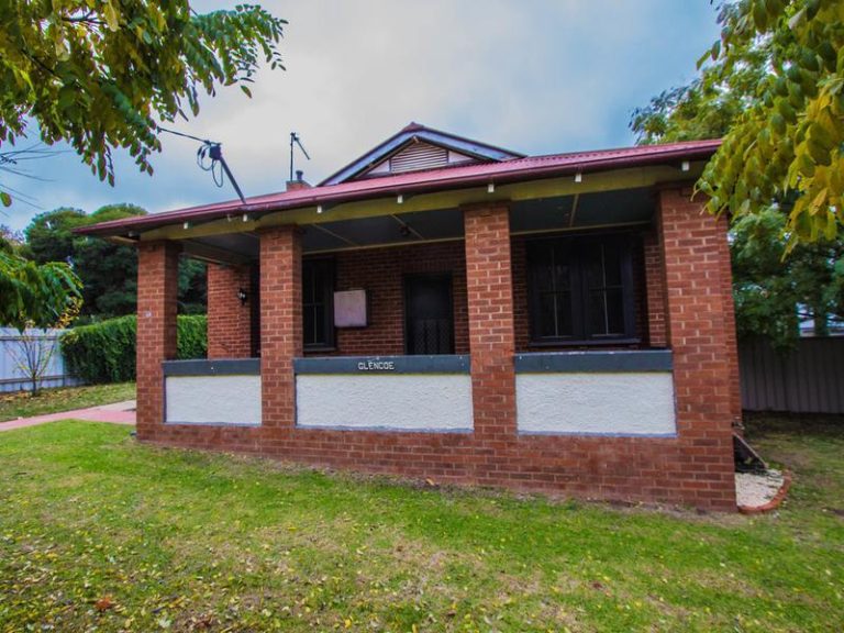 29 Roberts Street, Narrandera NSW 2700 - photo 3