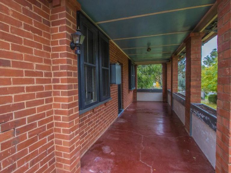29 Roberts Street, Narrandera NSW 2700 - photo 5