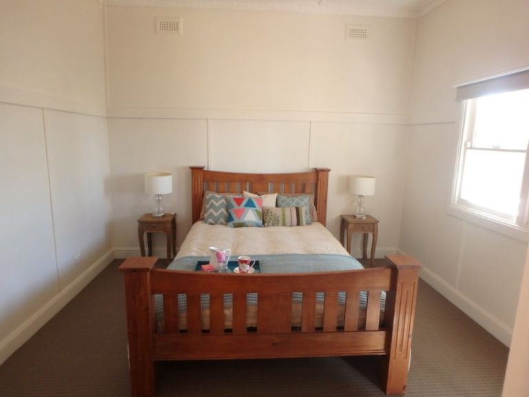 82 Crowley Street, Temora NSW 2666 - photo 2