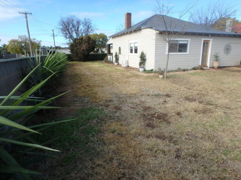82 Crowley Street, Temora NSW 2666 - photo 19