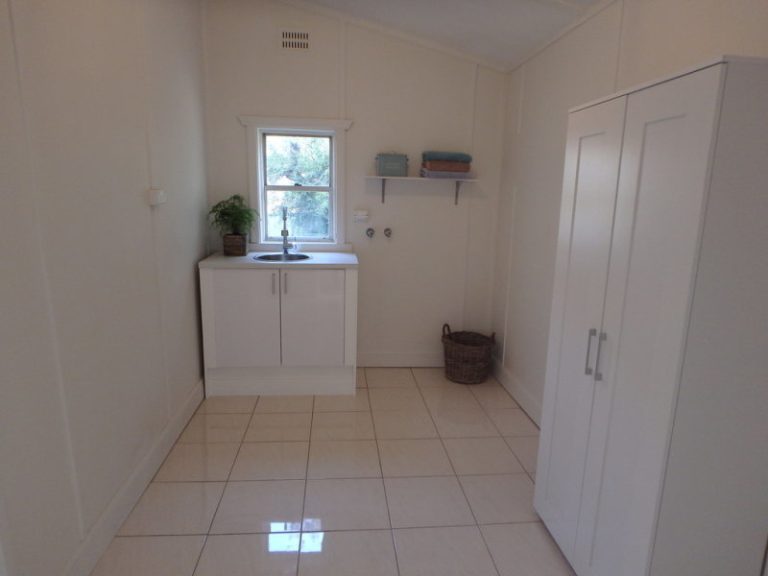 82 Crowley Street, Temora NSW 2666 - photo 9