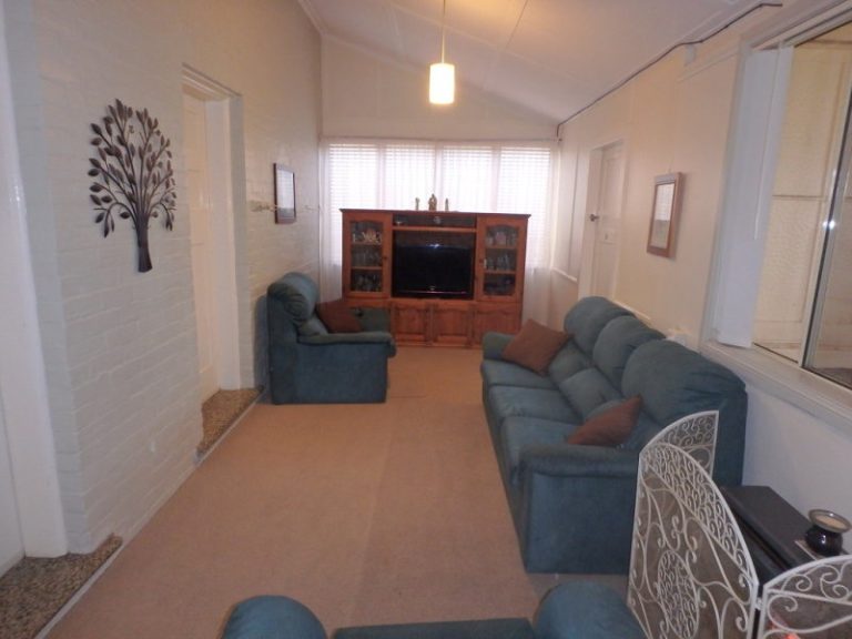 140 Loftus Street, Temora NSW 2666 - photo 7