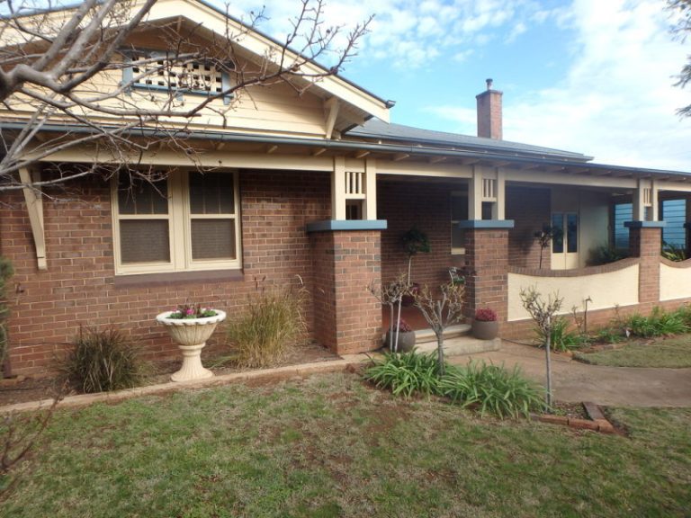 140 Loftus Street, Temora NSW 2666 - McGrath Riverina
