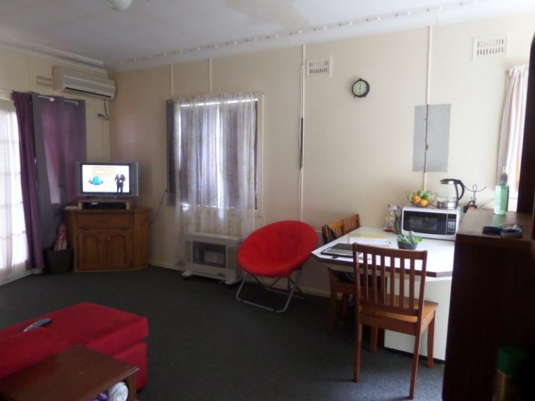 77 Ford Street, Ganmain NSW 2702 - photo 3