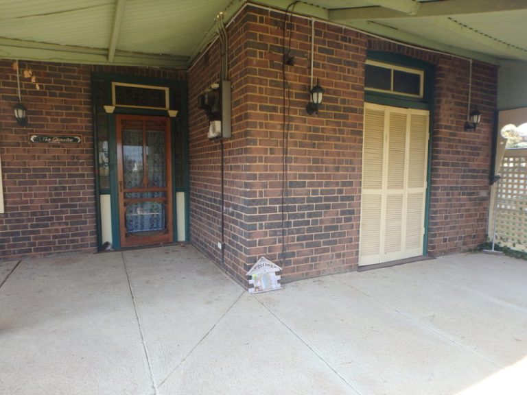 17 Junee Road, Temora NSW 2666 - photo 2