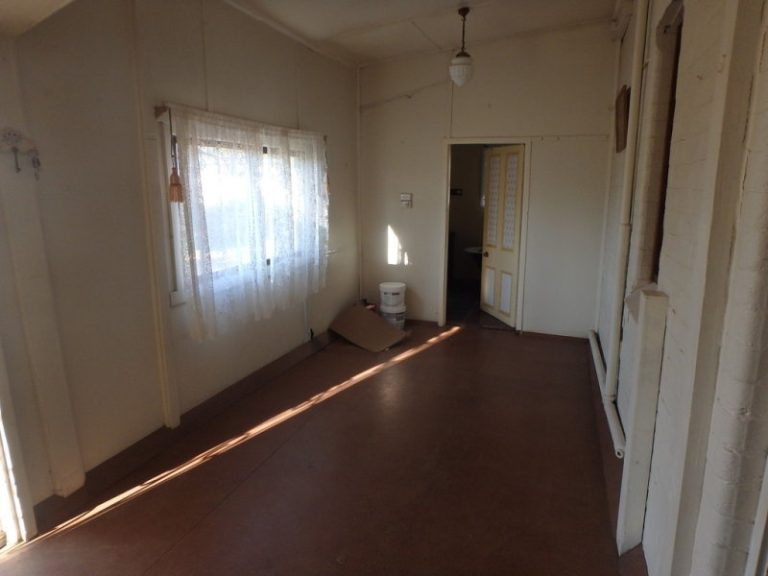 17 Junee Road, Temora NSW 2666 - photo 12