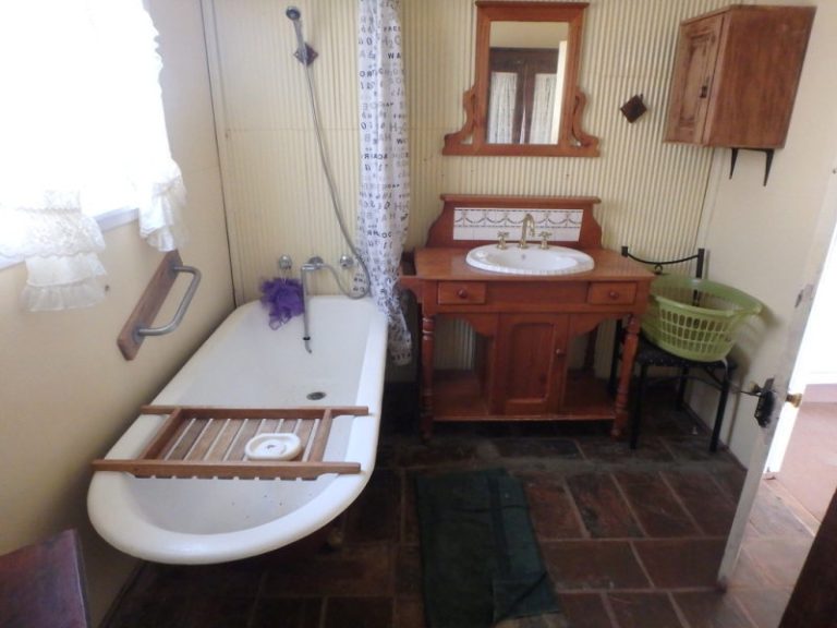 17 Junee Road, Temora NSW 2666 - photo 15