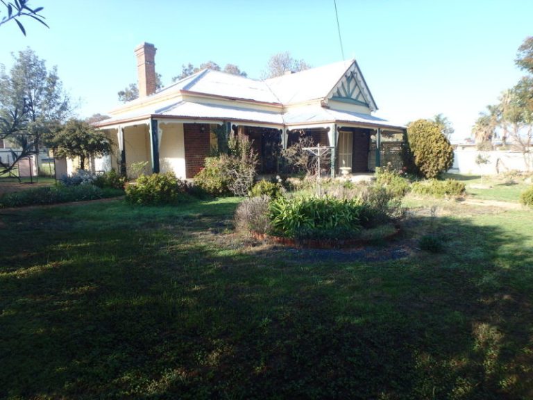 17 Junee Road, Temora NSW 2666 - photo 19