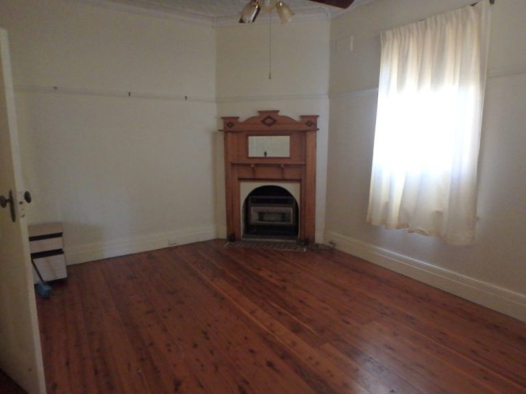 17 Junee Road, Temora NSW 2666 - photo 6