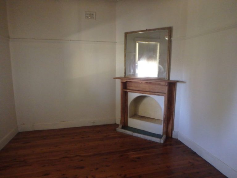 17 Junee Road, Temora NSW 2666 - photo 8