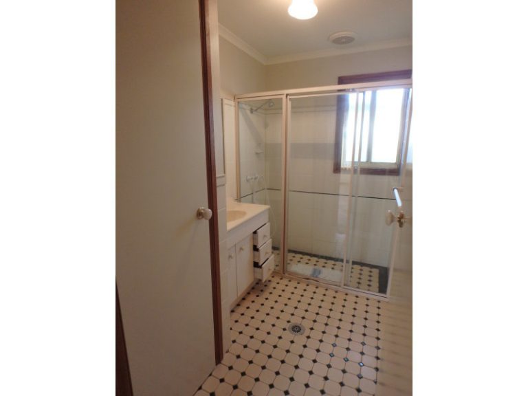 76 Ashelford Street, Temora NSW 2666 - photo 11