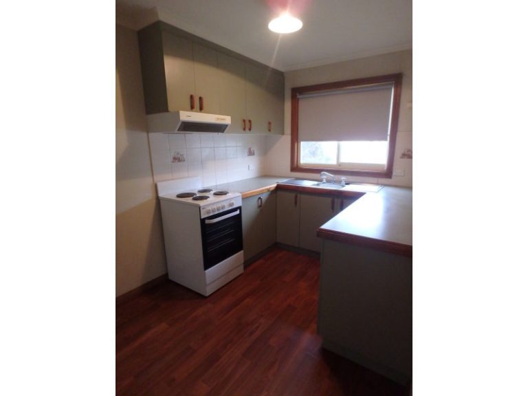 76 Ashelford Street, Temora NSW 2666 - photo 6