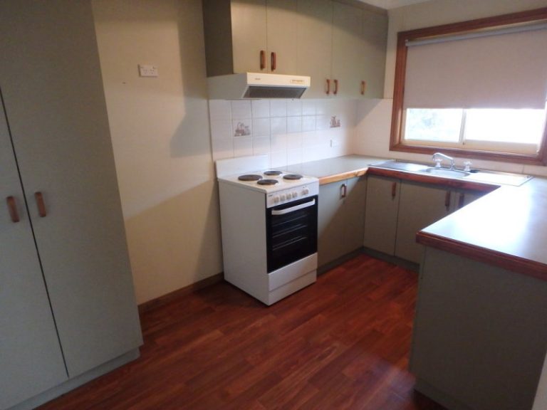 76 Ashelford Street, Temora NSW 2666 - photo 8