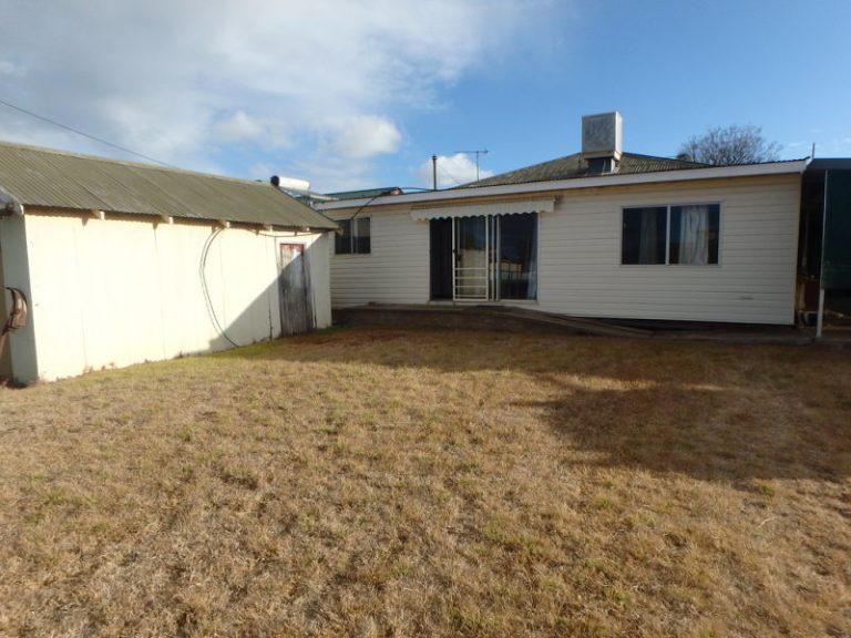 135 Twynam Street, Temora NSW 2666 - photo 16