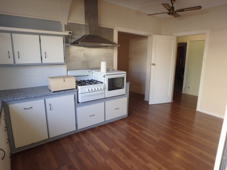135 Twynam Street, Temora NSW 2666 - photo 3