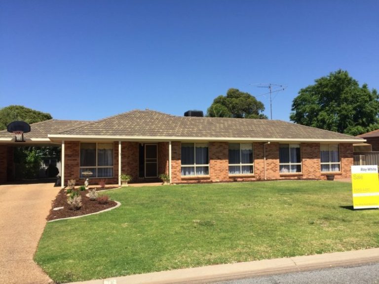 12 Kiesling Drive, Narrandera NSW 2700 - photo 2