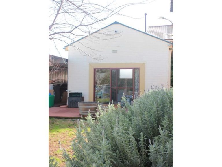 162 DeBoos Street, Temora NSW 2666 - photo 13
